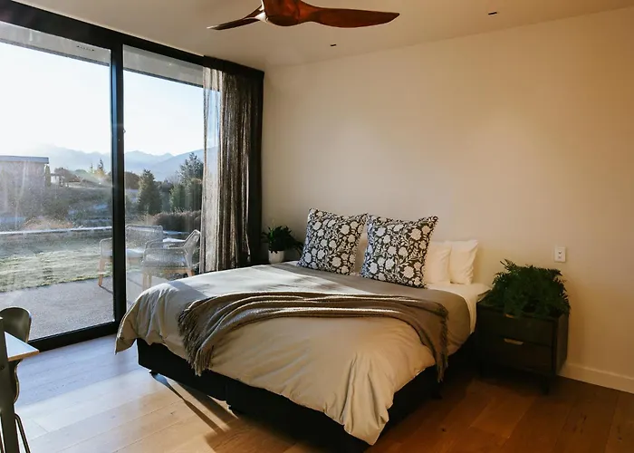 Ridgecrest - Sleeps 12 - Mountain Views *