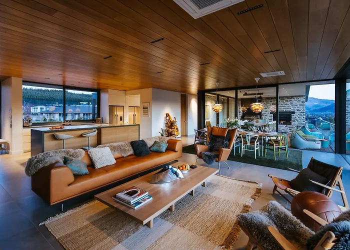 Ridgecrest - Sleeps 12 - Mountain Views * Wanaka