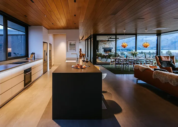 Villa Ridgecrest - Sleeps 12 - Mountain Views Wanaka