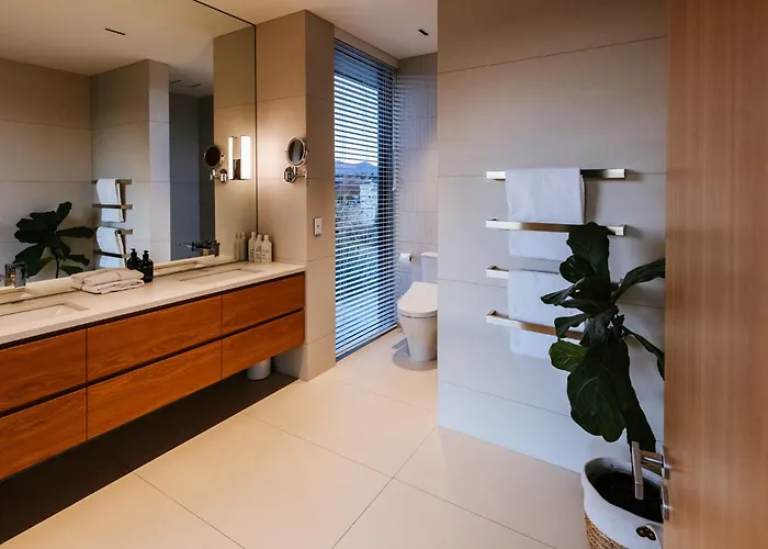 Villa Ridgecrest - Sleeps 12 - Mountain Views Wanaka