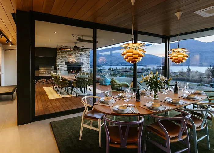 Villa Ridgecrest - Sleeps 12 - Mountain Views