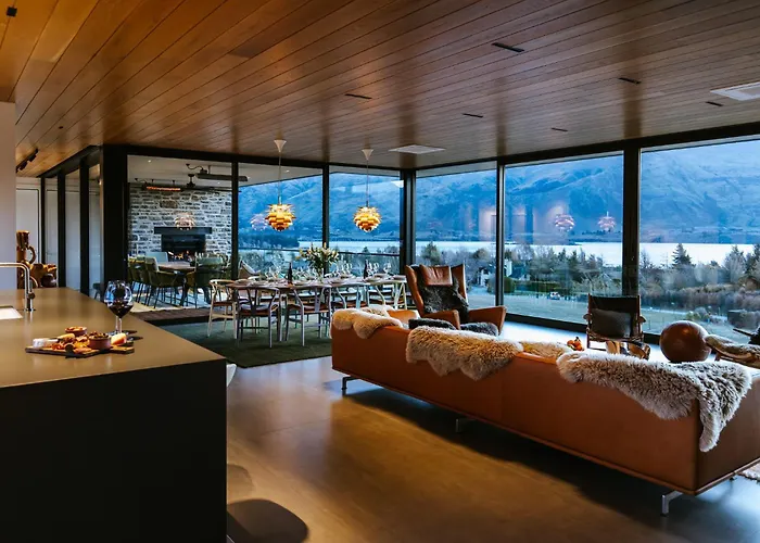 Villa Ridgecrest - Sleeps 12 - Mountain Views *
