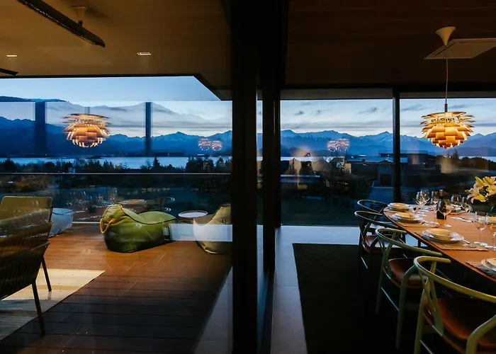 Villa Ridgecrest - Sleeps 12 - Mountain Views