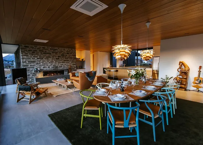 Ridgecrest - Sleeps 12 - Mountain Views Villa Wanaka