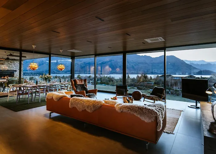 Villa Ridgecrest - Sleeps 12 - Mountain Views *