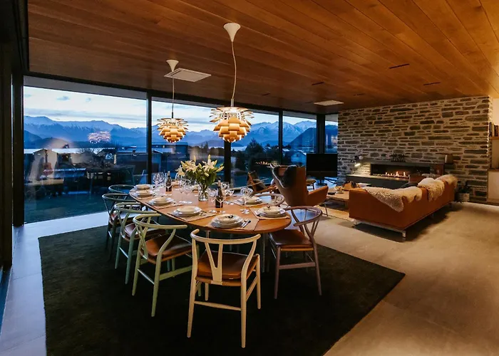 Ridgecrest - Sleeps 12 - Mountain Views Villa *